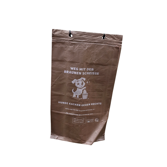 Kotbeutel vor weißem Hintergrund